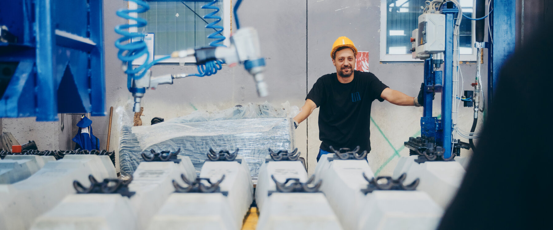 moll-rail-croatia-person-working-at-sleeper-production moll-rail-croatia-person-working-at-sleeper-production
